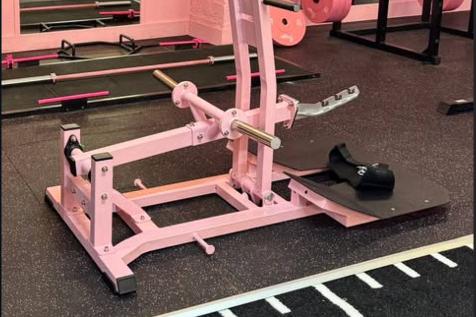 Luxe Series Gym Flooring | 20mm Black with Pink Fleck
